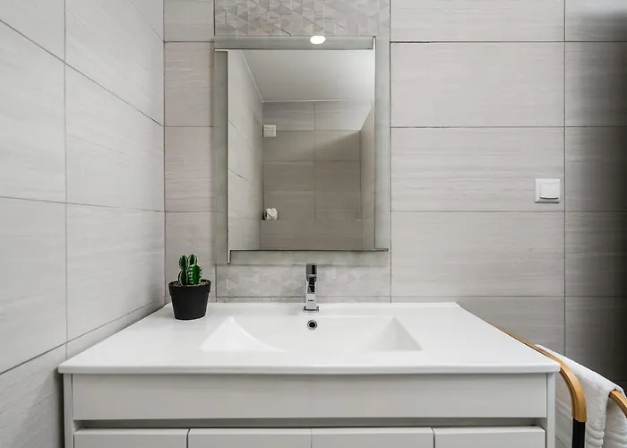 Wonderful Da Rocha Flat By Lovelystay