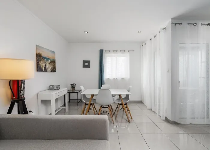 Wonderful Da Rocha Flat By Lovelystay