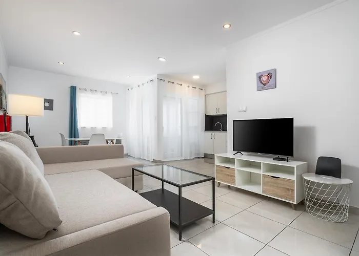 Апартаменты Wonderful Da Rocha Flat By Lovelystay